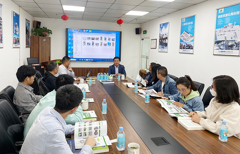 華中科技大學(xué)、中南大學(xué)一行蒞臨德森生產(chǎn)基地考察調(diào)研