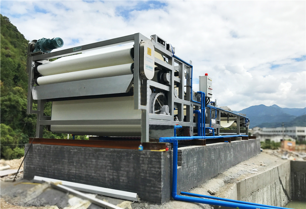 帶式壓濾機(jī) 帶式壓濾機(jī)